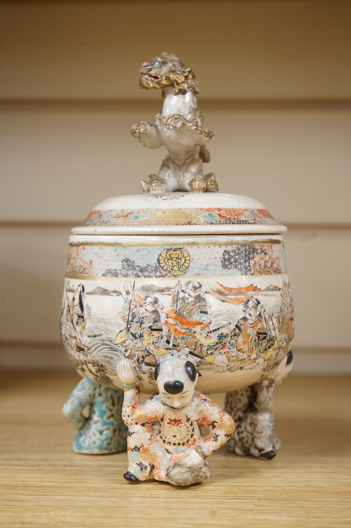 A Japanese Satsuma tripod koro and cover, Meiji period, 21cm